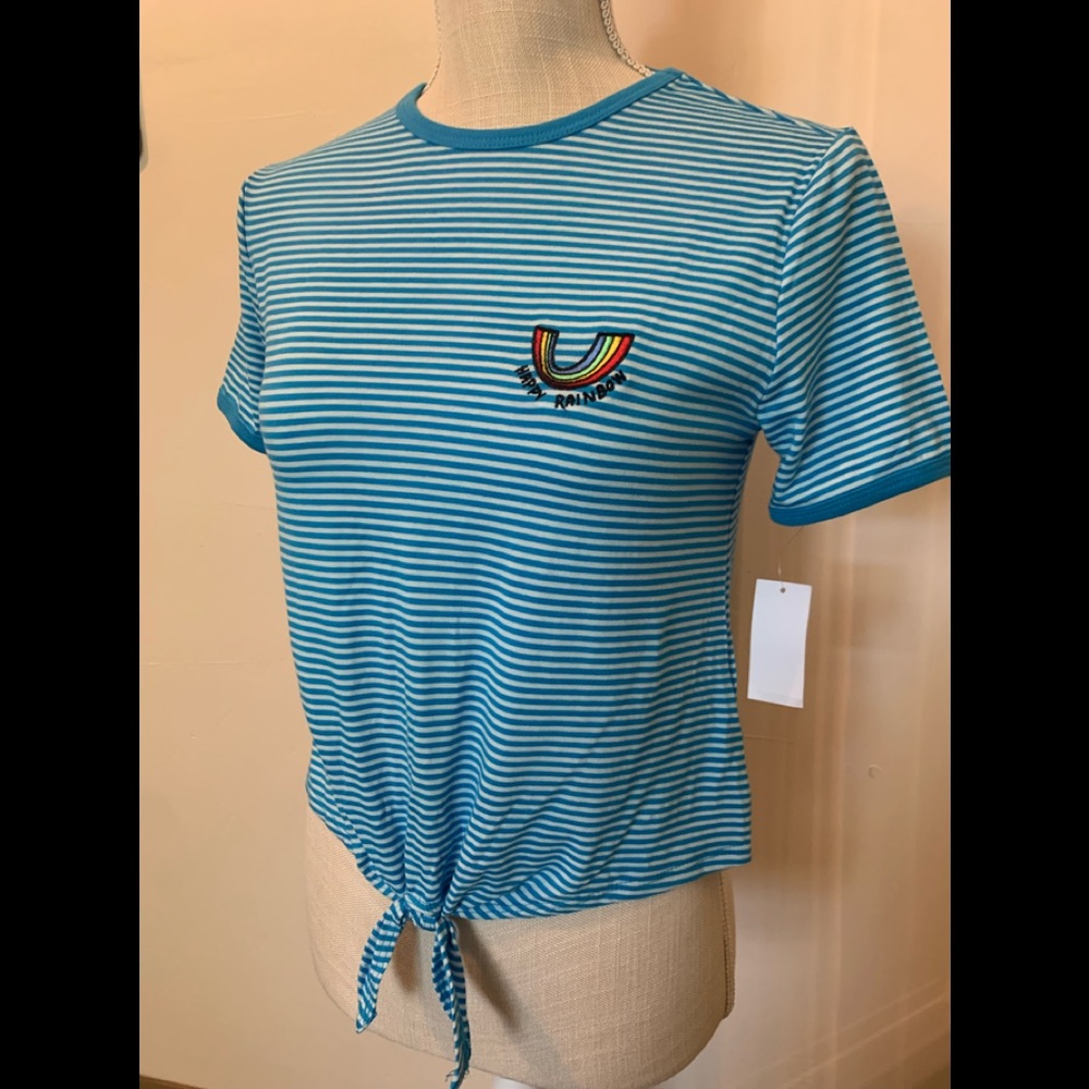 💛 (5/$25) NWT Cropped Striped Rainbow Tee